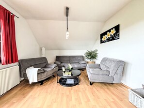 Flat-screen TV, fireplace, table football - Grandpa by Interhome (Frankenau)