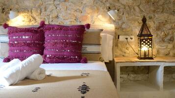 1 slaapkamer, een kluis op de kamer, een strijkplank/strijkijzer