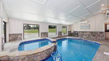 Indendørs pool, opvarmet pool