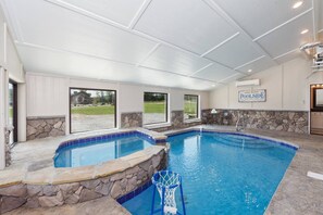 Indendørs pool, opvarmet pool