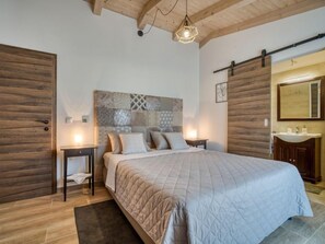 5 chambres, accès à Internet