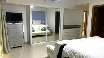 2 bedrooms, in-room safe, free WiFi, bed sheets
