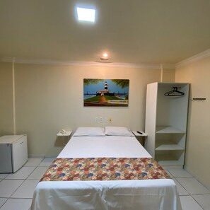 Quarto duplo | Free WiFi - Hotel Monterei (Salvador)