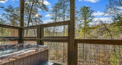 ~Specials~Cozy! Indoor Saltwater Pool. Loaded Game Room.