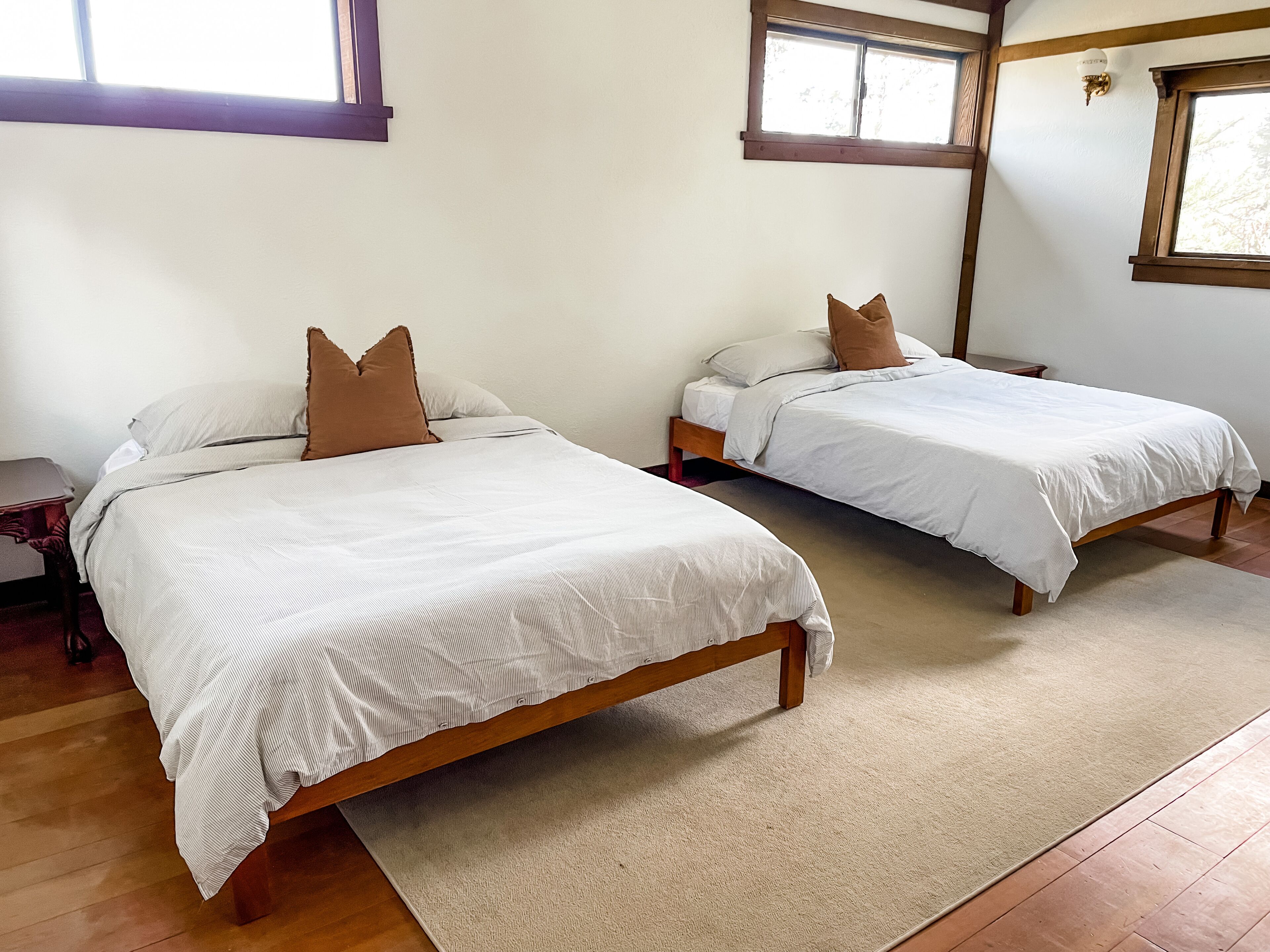 4 bedrooms, iron/ironing board, travel crib, WiFi (free)