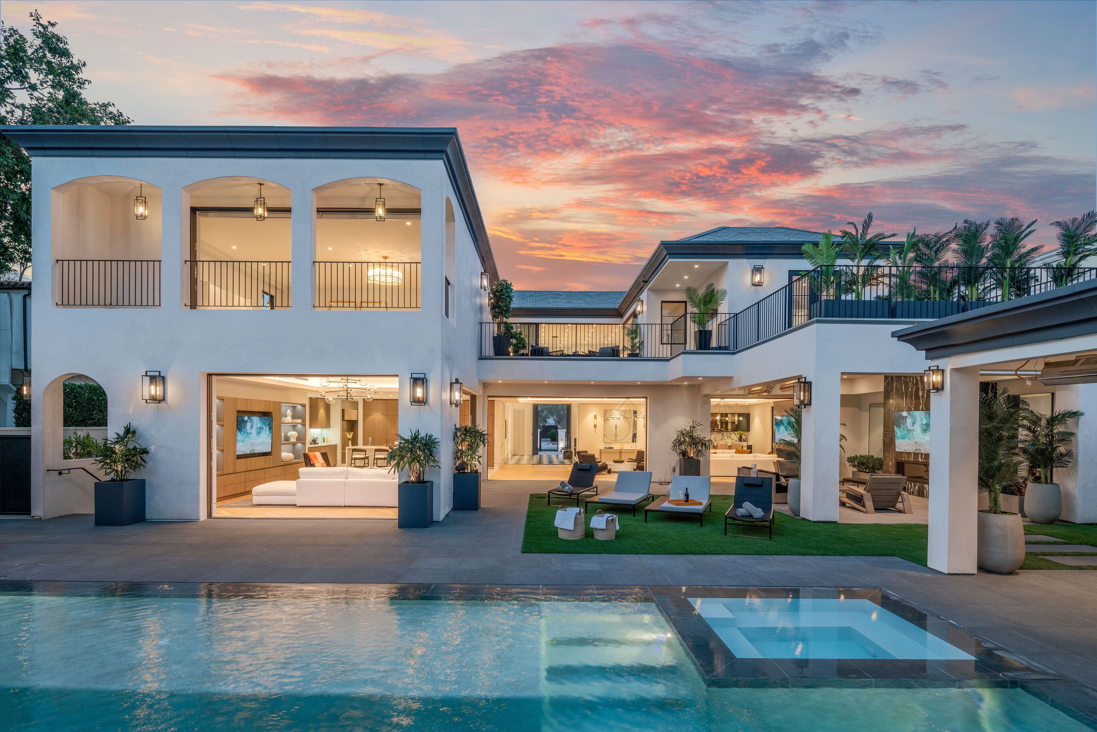 Villa Ruya by LuxJB🥇Beverly Hills Flats Mansion I Cinema l Gym & Sauna l Maid