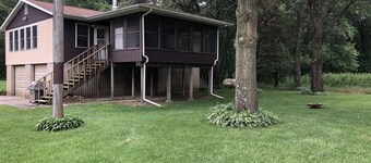Quiet Cabin on the Wapsipinicon with great views and fishing