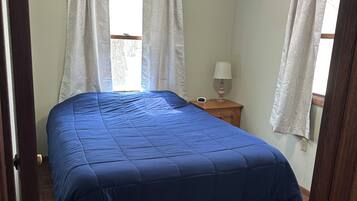 3 bedrooms, bed sheets