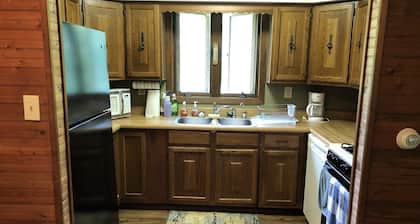 Quiet Cabin on the Wapsipinicon with great views and fishing