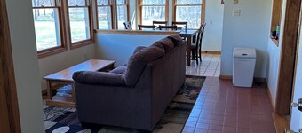 Quiet Cabin on the Wapsipinicon with great views and fishing