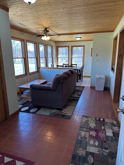 Quiet Cabin on the Wapsipinicon with great views and fishing