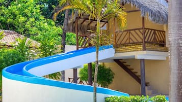 2 piscinas al aire libre