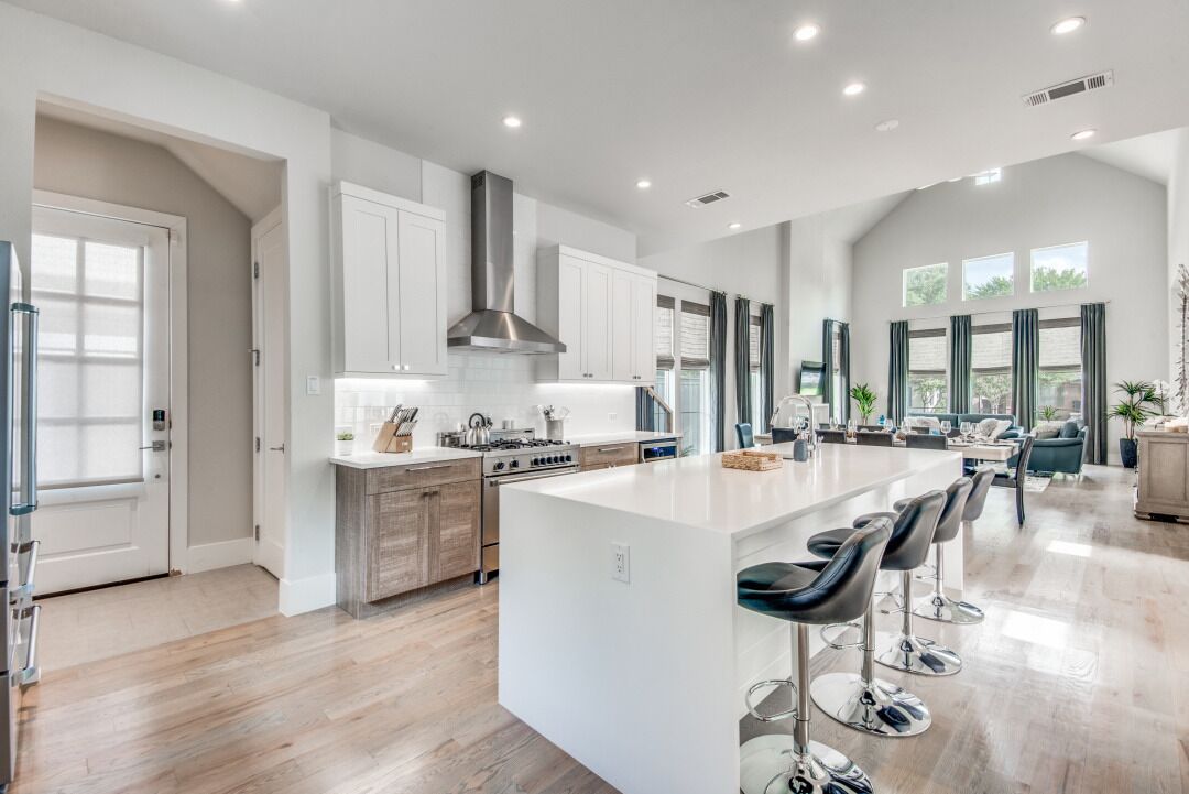 Modern spacious home near airports and Dallas Amenities.