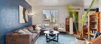 Cheerful 4BR Chalet with Seasonal Pool