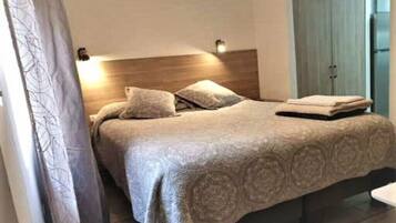 1 bedroom, free WiFi, bed sheets