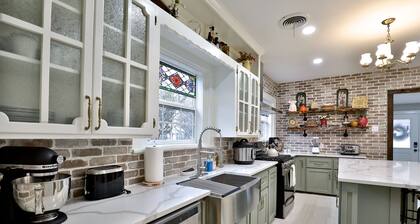 Amazing outdoor deck & kitchen, large home, central to all of Abilene!