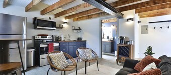 Rustic chic guesthouse located right next to HSU & Hendrick Medical Center