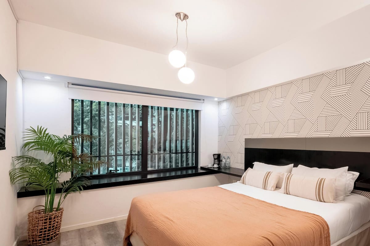 Standard Room | Soundproofing, free WiFi, bed sheets