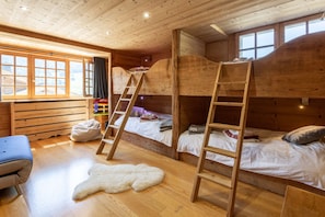 5 Schlafzimmer, Bügeleisen/Bügelbrett, Reisekinderbett, kostenloses WLAN