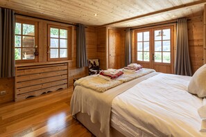 5 chambres, fer et planche à repasser, lit parapluie, Wi-Fi gratuit