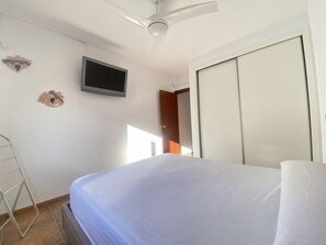 3 dormitorios, tabla de planchar con plancha, Internet y ropa de cama