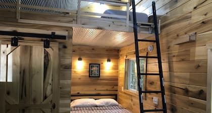 Secluded Tiny House with Hot Tub