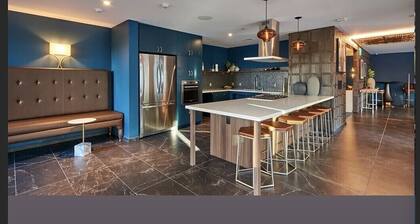 Luxury Rise in the Heart of Downtown LA