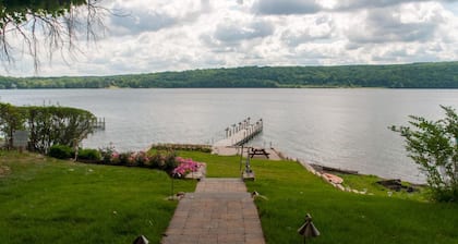 Lady of the Lakes Suites 4: Flights Over Keuka