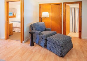 2 makuuhuonetta, silitysrauta/-lauta, internet, vuodevaatteet