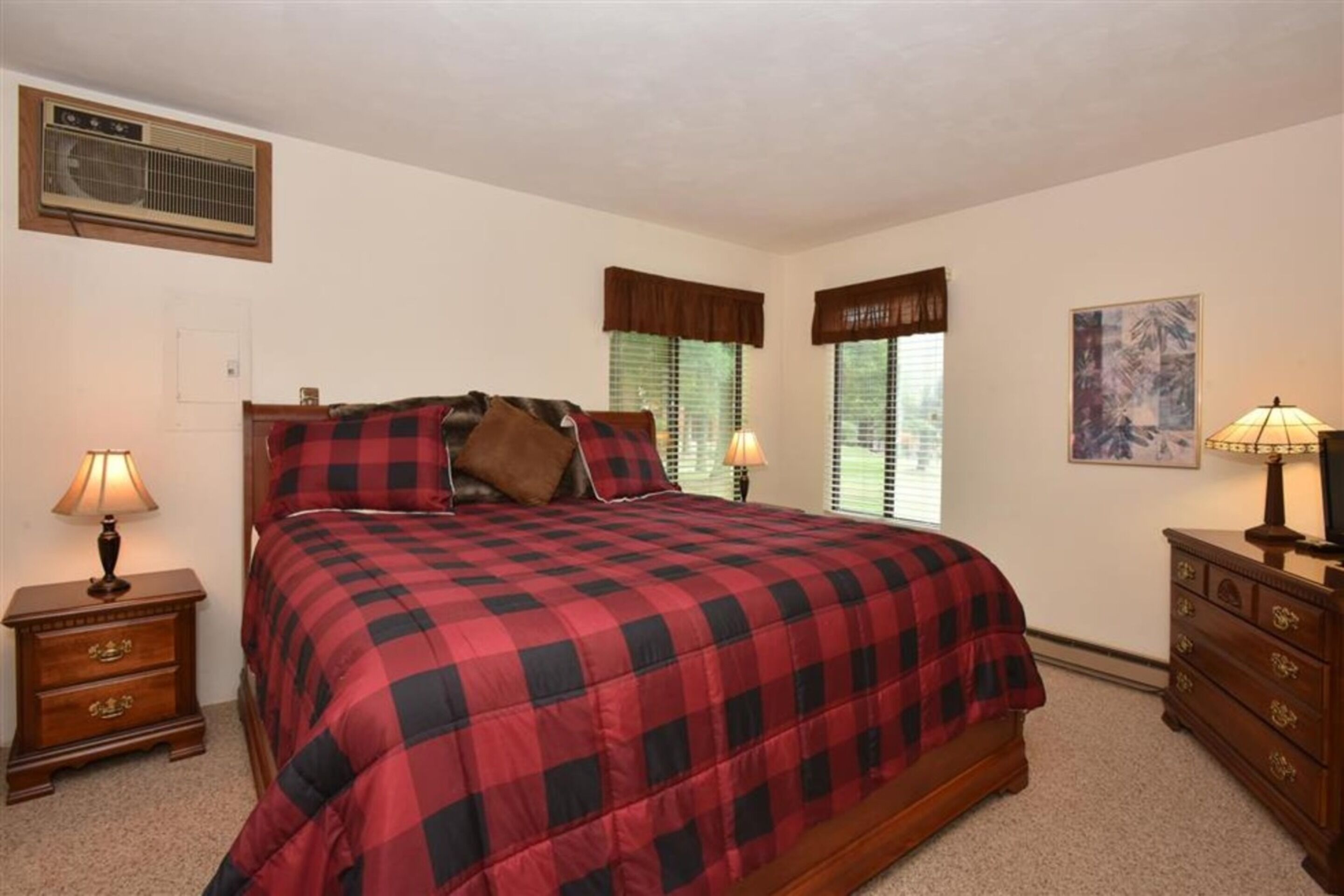 Condo, 1 Bedroom (Swiss Mountain) | Individually decorated, individually furnished, rollaway beds, free WiFi