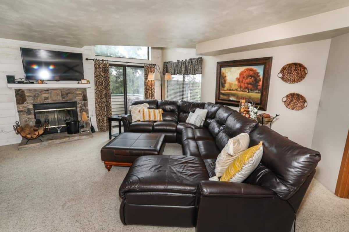 Condo, 3 Bedrooms (Villages) | Living area | 32-inch flat-screen TV with cable channels, TV