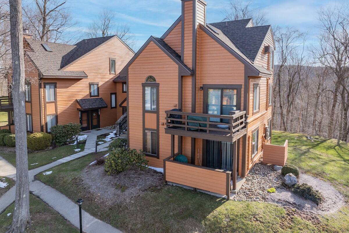 Premier Condo, 1 Bedroom (Swiss Mountain Condominiums) | Terrace/patio