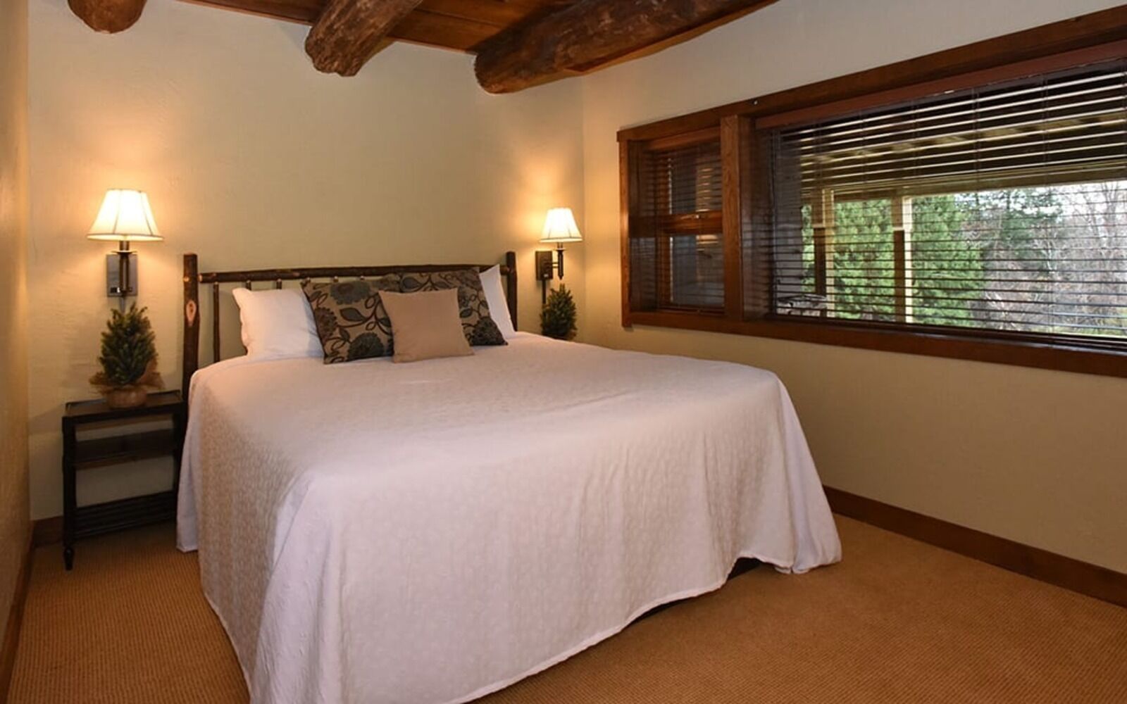 Chalet, 5 Bedrooms (Sycamore) | Individually decorated, individually furnished, rollaway beds, free WiFi