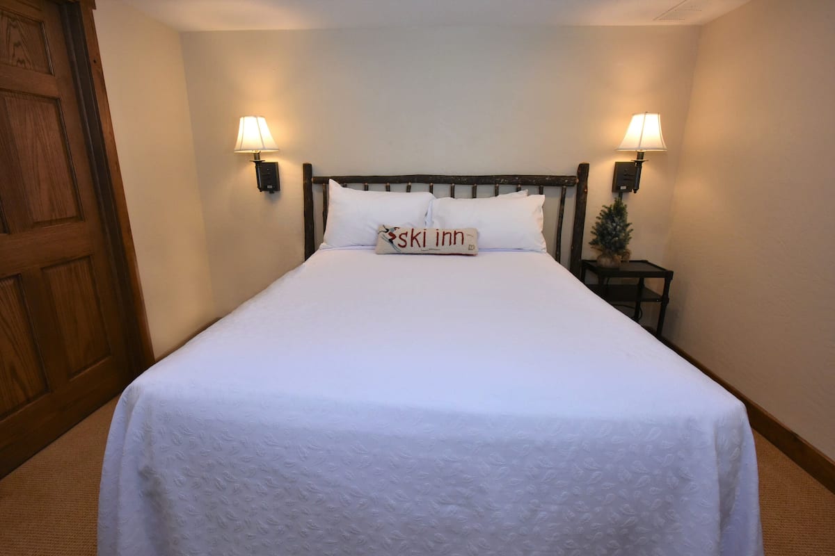 Chalet, 6 Bedrooms (Birch) | 2 bedrooms, individually decorated, individually furnished