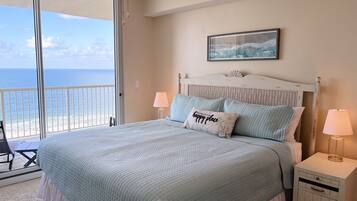 2 Schlafzimmer, Schreibtisch, Bügeleisen/Bügelbrett, Reisekinderbett