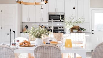 House (4 Bedrooms) | Front of property