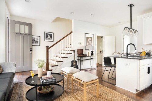 Hart Suite 8 by Avantstay Gorgeous Town House w/ Modern Amenities in Nashville!