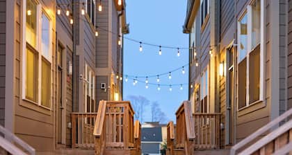 Hart Suite 8 by Avantstay Gorgeous Town House w/ Modern Amenities in Nashville!