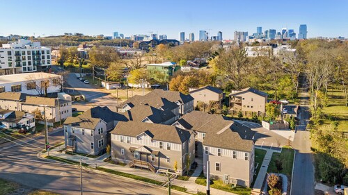 Hart Suite 8 by Avantstay Gorgeous Town House w/ Modern Amenities in Nashville!