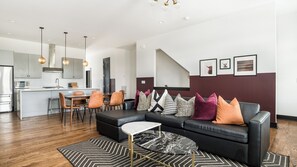 Interior - Barbara & Linda by Avantstay Stylish 2 Home Buyout in Heart of Nashville (Nashville)