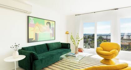 Avalon II by Avantstay Chic & Stylish San Diego Condo w/ Vibrant Interiors