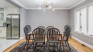 Dining - Huntington Northport Spacious Gorgeous Getaway for family reunion or business (Northport)