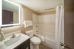 Kostenlose Toilettenartikel, Haartrockner, Handtücher, Seife