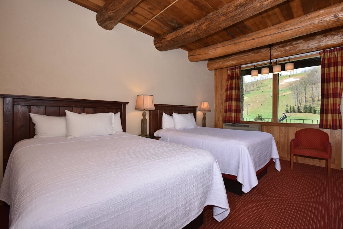 Room, 2 Queen Beds (Lodge) | Iron/ironing board, rollaway beds, free WiFi, bed sheets