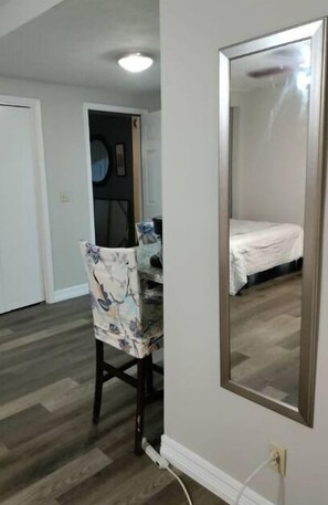 1 غرفة نوم وواي فاي مجانًا وملاءات أسرّة