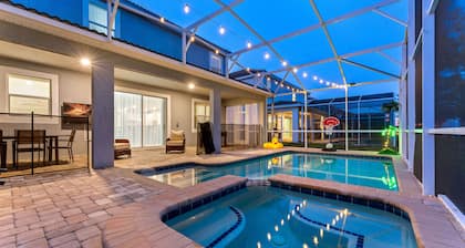 Unforgettable Orlando Getaway! Themed Rooms, Pool & Resort Fun Near Disney