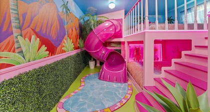 Unforgettable Orlando Getaway! Themed Rooms, Pool & Resort Fun Near Disney