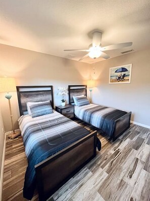 3 bedrooms, desk, iron/ironing board, travel crib