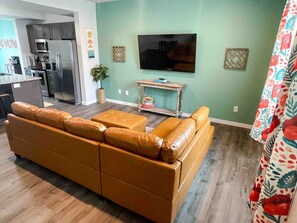 Interior - Central 3/2, garage, private yard, walk to arena, EV charger (Spokane)
