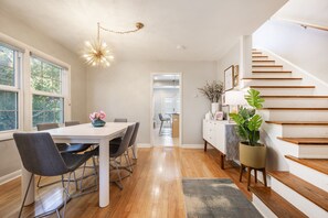 Dining - BEST LOCATION DOWNTOWN, DESIGNER FURNISHINGS (Salt Lake City)